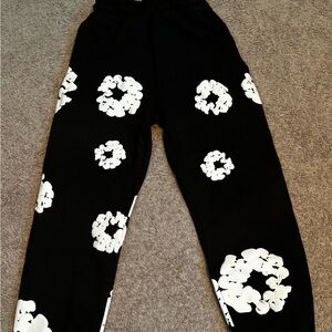 Unisex/Womens sweatpants good for gifts